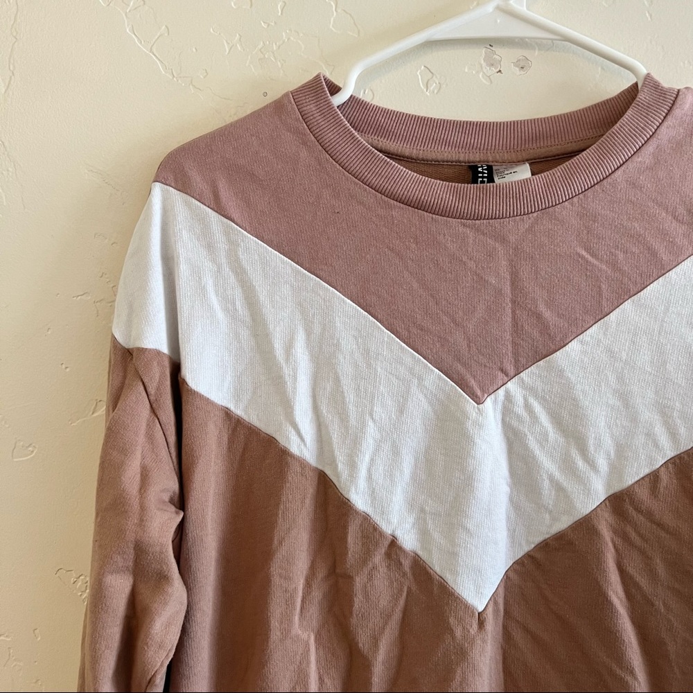 Divided Pink & Cream Color Block Sweatshirt Medium - Picture 2 of 10